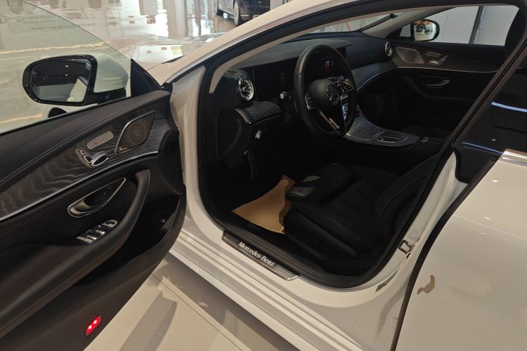 Used Mercedes-Benz CLS 2023-Year Restyled CLS 260