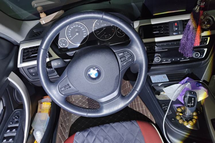 Used BMW 3 Series 2015 320Li Luxury Edition Fashion Model Steering Wheel