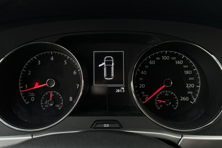 Used Volkswagen Touran 2016 Volkswagen Touran L 280TSI Manual Trend Edition