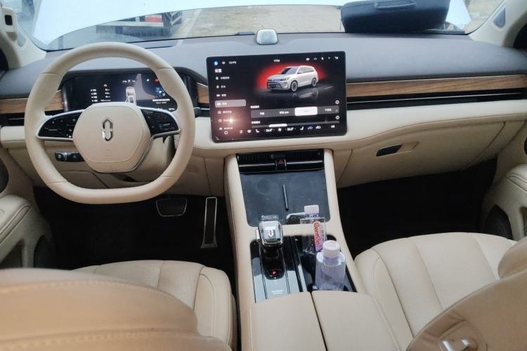 Used Hima AITO M7 2024 1.5T Rear-Drive Plus Version 6 Seats Center Console