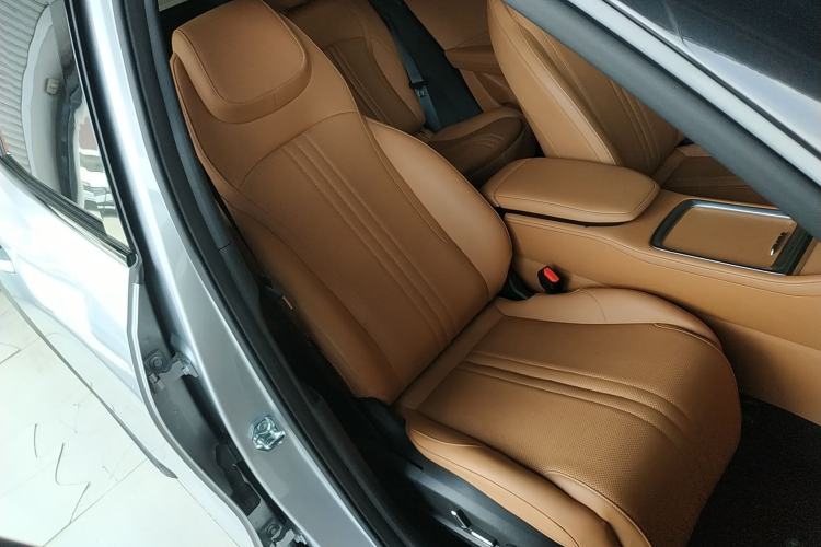 Used Geely Galaxy L7 2025 EM-i 115km Exploration+ Edition Right Front Seat