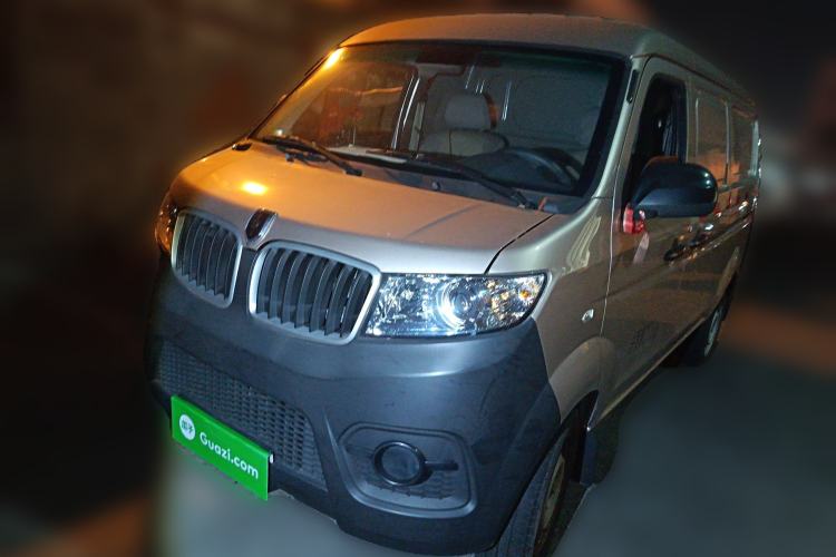 Used Jinbei Hiace X30 2023 1.5L Business-Style Van 2/5-Seater Air-Conditioned Version SWC15M