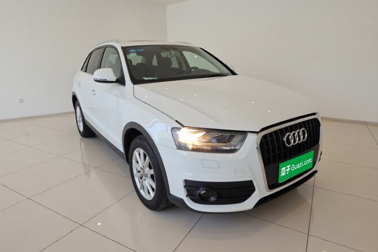 Used Audi Q3 2015 30 TFSI Ambition Edition Front Right 45 Deg