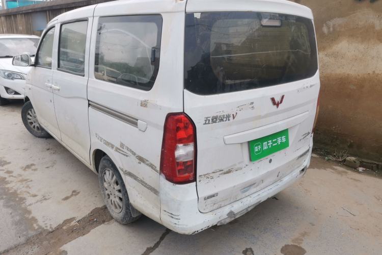 Used Wuling Rongguang V 2016 1.5L Standard Version
