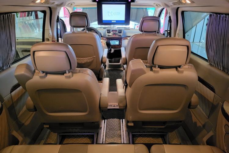 Used Mercedes-Benz Viano 2011 2.5L Navigator Edition Interior 7