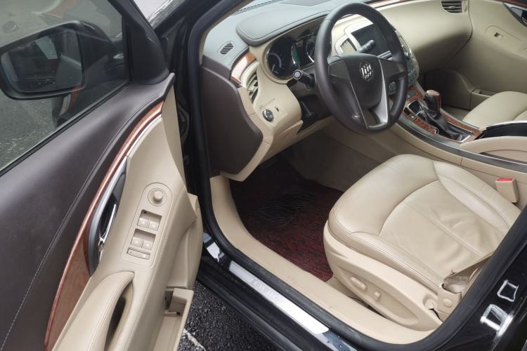 Used Buick LaCrosse 2012 2.4L SIDI Elegant Edition Driver Seat