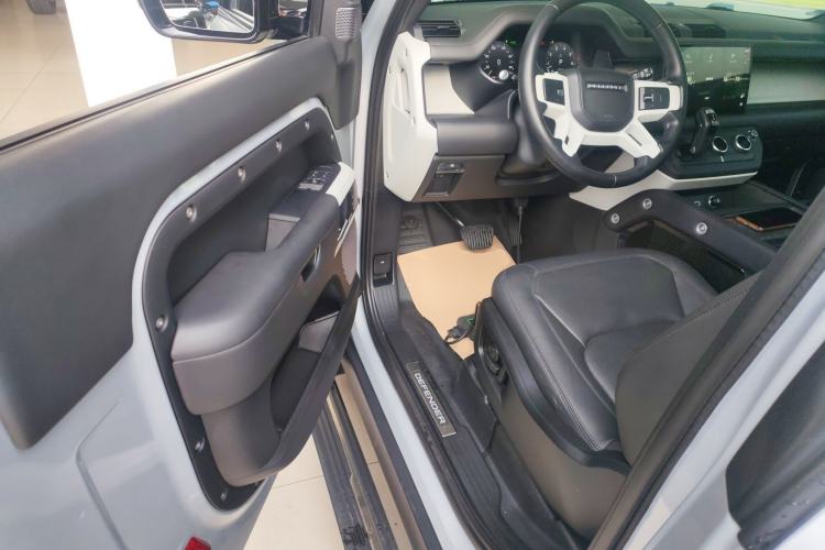 Used Land Rover Defender 2023 Facelift 90 3.0T P400 XS
