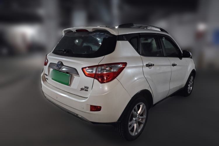 Used CHANGAN CS35 2014 1.6L Automatic Luxury Navigation Model China IV Standard
