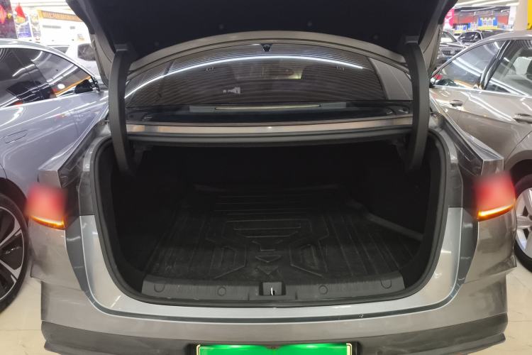 Used BYD Qin L 2025 DM-i Smart Drive 80KM Leading Model Trunk