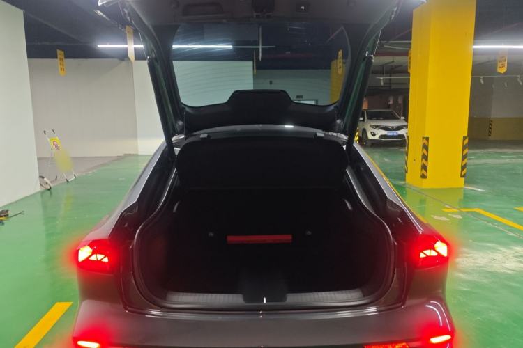 Used Changan UNI-V 2025 1.5T 500Bar Prestige Version