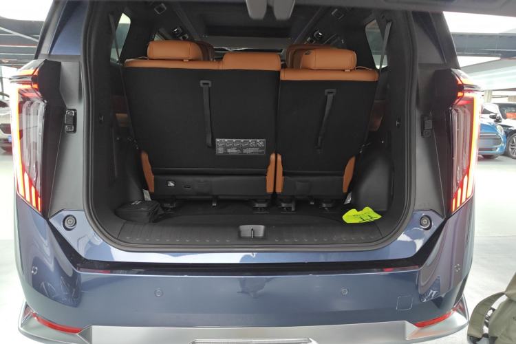 Used GAC Trumpchi Xiangwang M8 2025 Qiankun Series Pro Comfort Cabin Trunk