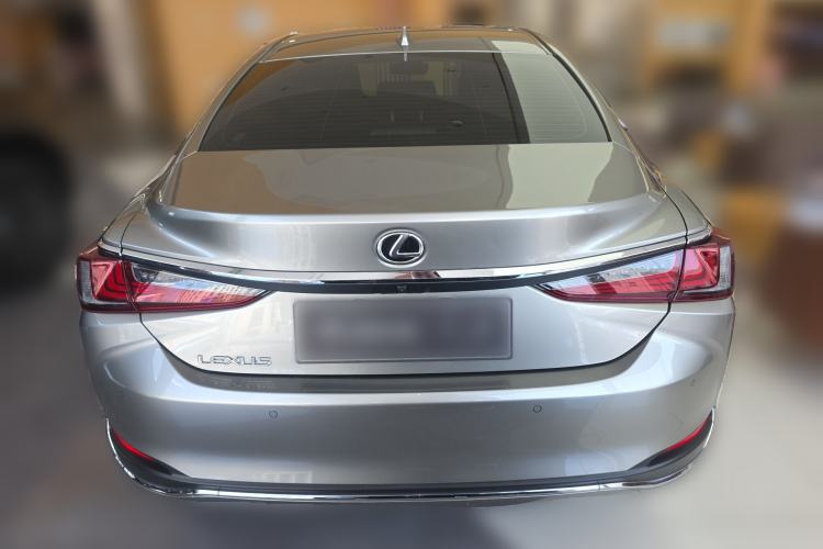 Used Lexus ES 2023 200 Excellence Edition Rear