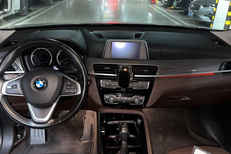 Used BMW X1 2019 sDrive18Li Premium Edition Center Console