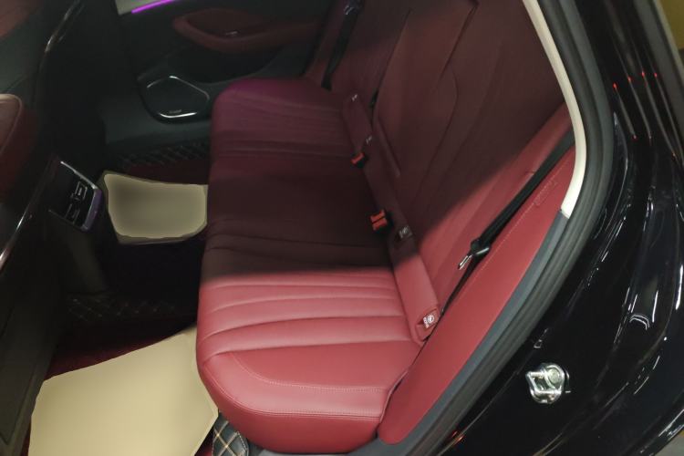 Used Hongqi H5 2025 2.0T Automatic Flag Edition – 500 000 Units Commemorative Version
