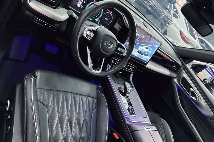 Used GAC Trumpchi GS8 2022 Linghang Series 2.0 TGDI Two-Wheel-Drive Luxury Smart Connectivity Version (7 Seats)