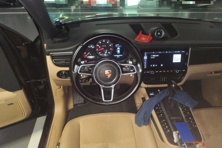 Used Porsche Macan 2018 Macan 2.0T Steering Wheel
