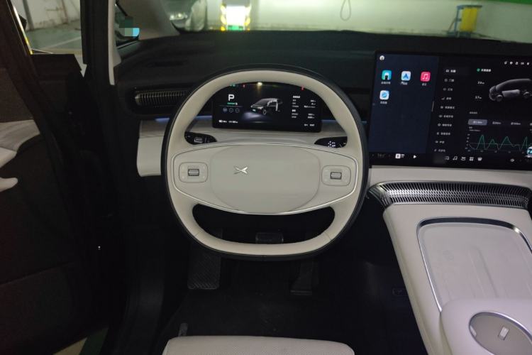 Used XPeng X9 2024 702 Ultra-Long Range Max
