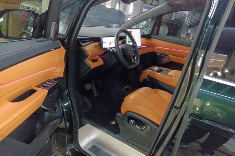 Used Geely Galaxy LEVC L380 2025 805 km Flagship Version All-Wheel Drive