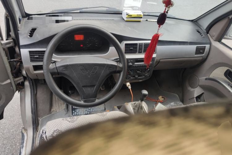 Used Wuling Rongguang 2011 1.2L Base Version
