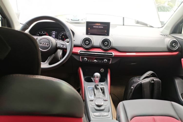 Used Audi Q2L 2018 35 TFSI Fashion Dynamic Version China VI Emission Standard Center Console