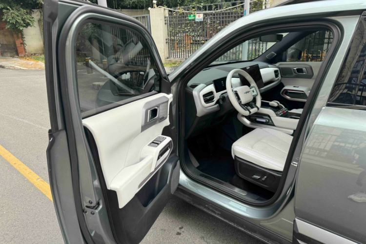 Used Formula Leopard Titanium 3 2025 501KM All-Wheel Drive Intelligent Driving Ultra Version