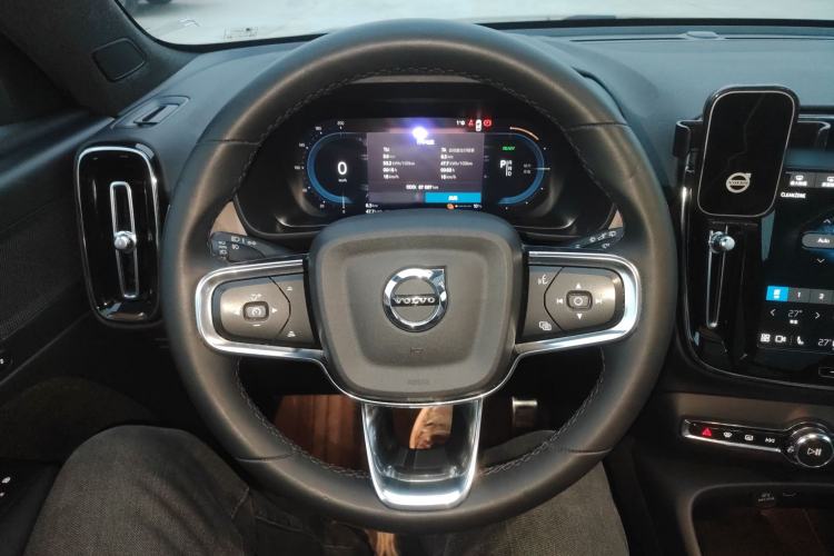 Used Volvo XC40 New Energy 2023 Four-Wheel-Drive High-Performance Version
