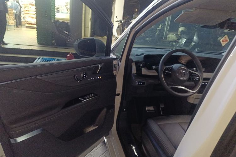 Used Buick GL8 2025 Lu Zun Deluxe Edition