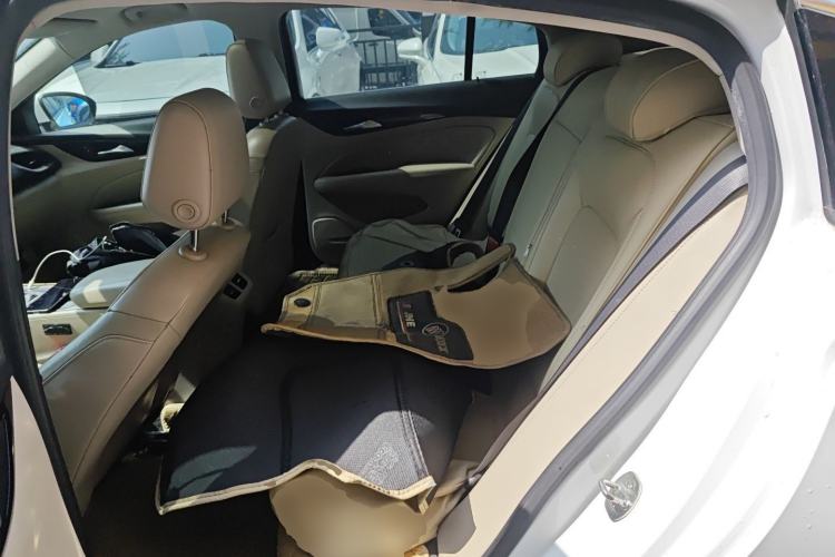 Used Buick Regal 2017 30H Luxury Version Left Rear Seat