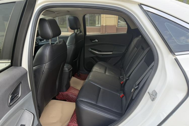 Used Ford Escort 2017 Happiness Edition 1.5L Automatic Fashion Version Interior 7