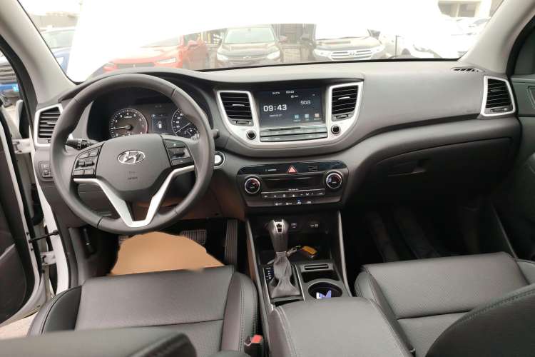 Used Hyundai Tucson 2015 1.6T Dual-Clutch Two-Wheel-Drive Smart Model
