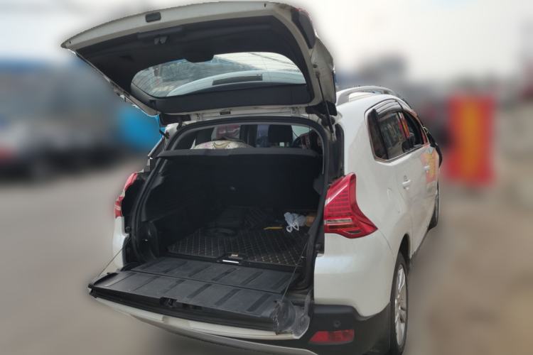 Used Peugeot 3008 2015 1.6THP Automatic Classic Edition Trunk