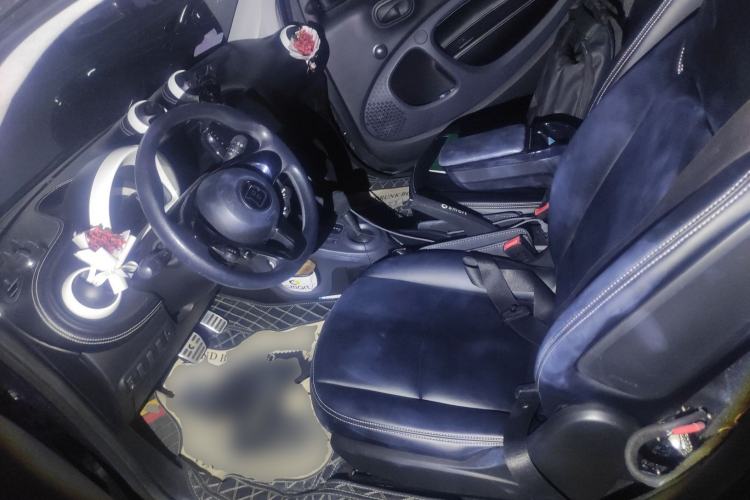 Used smart fortwo 2015 1.0L 52 kW hardtop Dynamic version