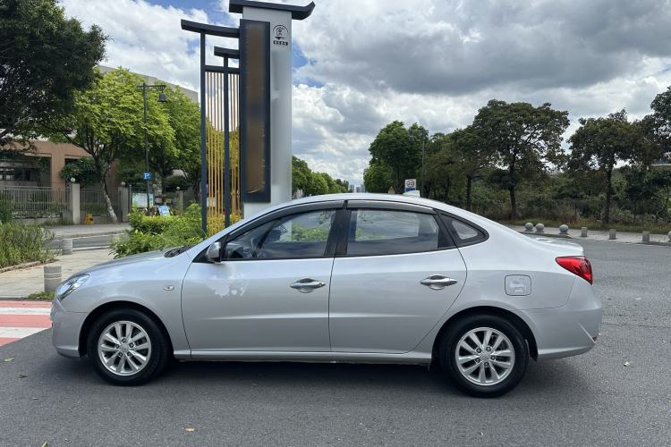 Used Hyundai Celesta 2015 1.6L Automatic Comfort Model
