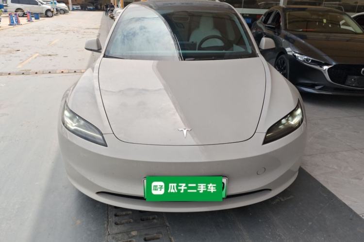 Used Tesla Model 3 2023 Long-Range All-Wheel-Drive Version
