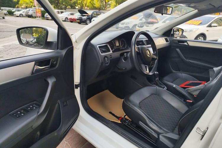 Used Skoda Rapid 2019 1.5L Automatic Comfort Edition China VI Standard
