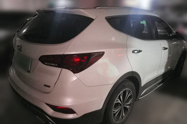 Used Hyundai Santa Fe 2017 2.0T Automatic All-Wheel Drive Smart 7-Seater