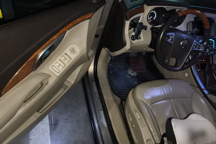 Used Buick LaCrosse 2011 2.4L SIDI Luxury Edition Driver Seat