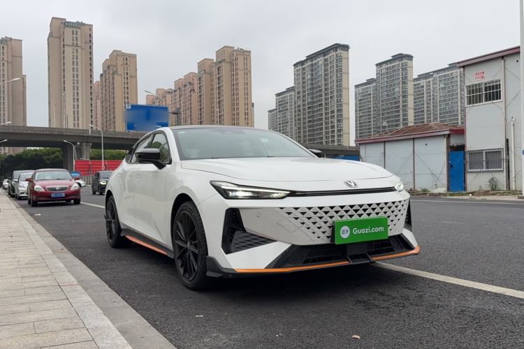 Used CHANGAN UNI-V 2024 1.5T Prestige Sport Edition Exterior 3