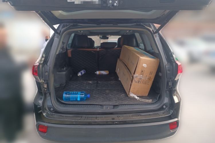 Used Toyota Highlander 2018 2.0T Four-Wheel Drive Knight Edition 7 Seats China VI Standard
