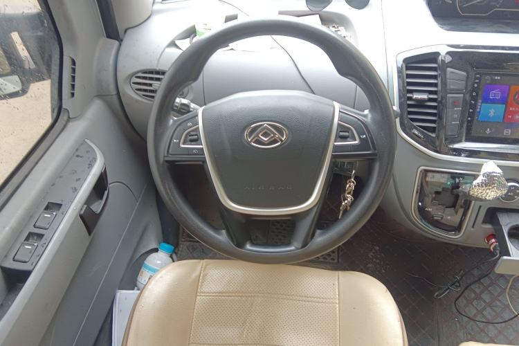 Used SAIC MAXUS Xintu V80 2021 2.0T AMT Classic Aoyuntong Short Wheelbase Mid-Roof 5/6-Seater
