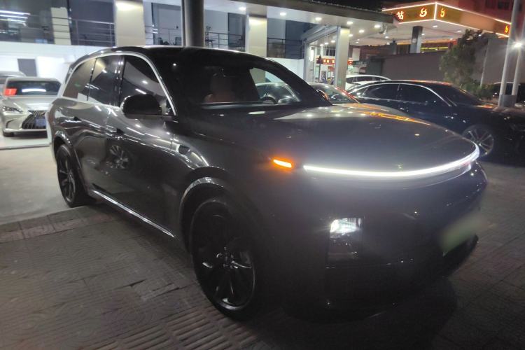 Used Li Auto L8 2023 Pro Model Front Right 45 Deg