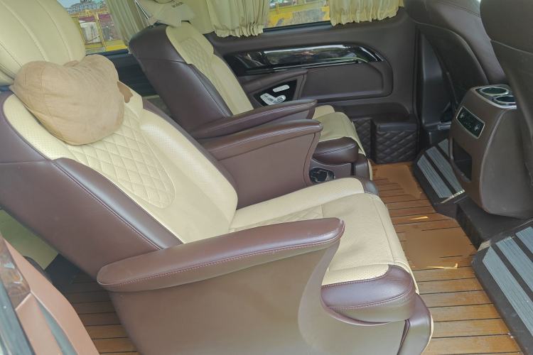 Used Mercedes-Benz Vito 2016 2.0T Elite Edition Left Rear Seat