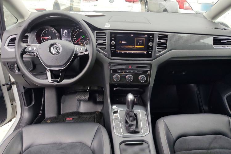 Used Volkswagen Golf Sportsvan 2018 230TSI Automatic Luxury Model
