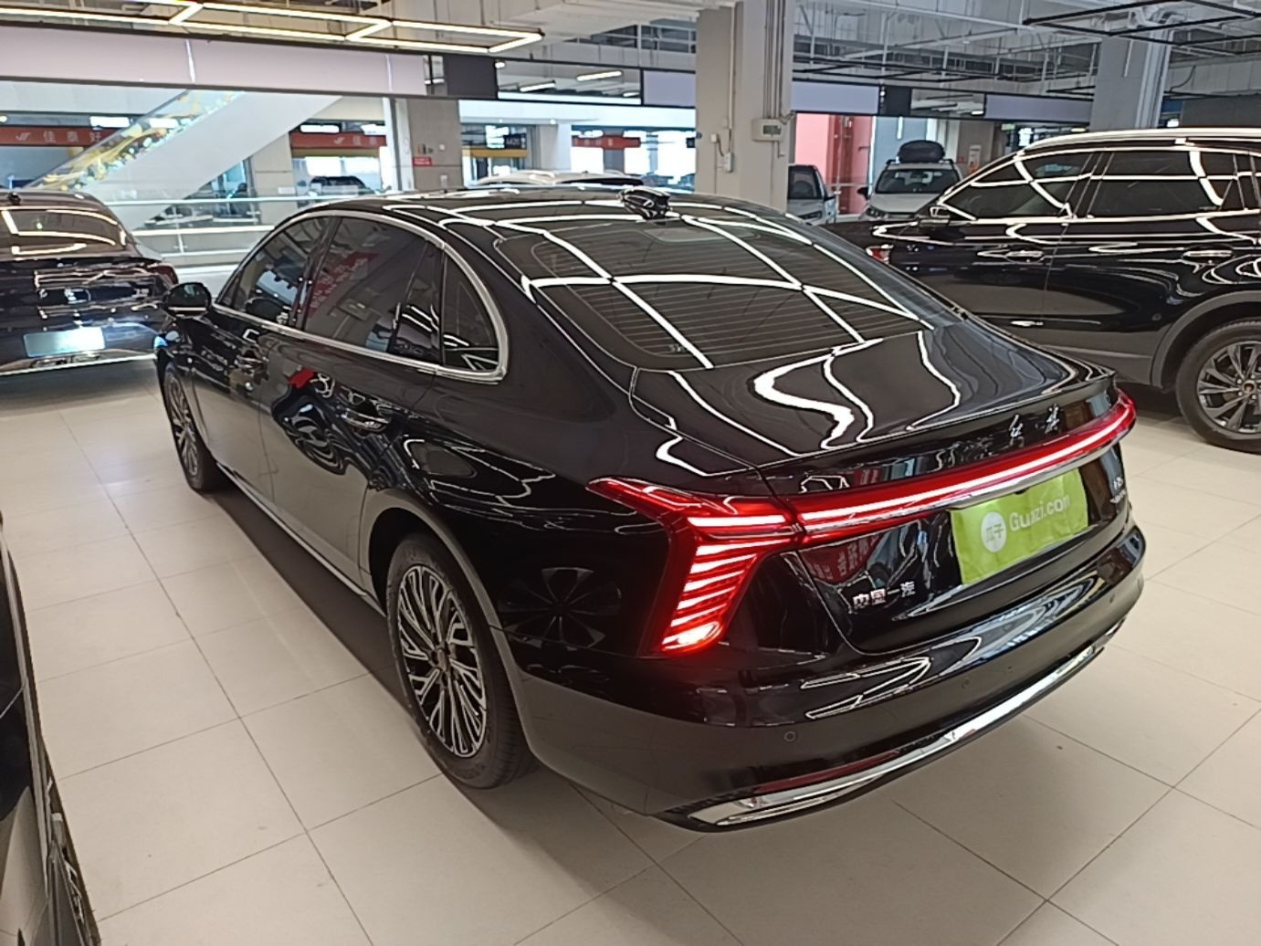 Hongqi H5 2025 2.0T Automatic Flag Edition – 500 000 Units Commemorative Version — снимка 4