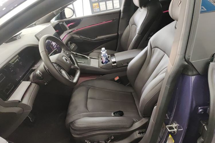 Used Denza Z9 2024 1100 km Four-Wheel Drive Max Version
