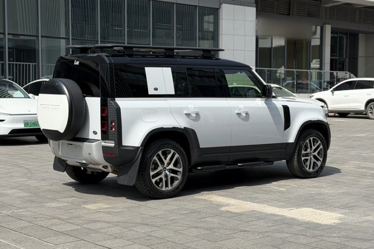 Used Land Rover Defender 2022 110 P400 Dark Edition
