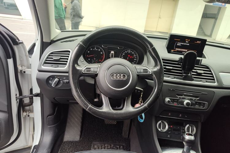 Used Audi Q3 2016 30 TFSI Collector's Edition Comfort Model
