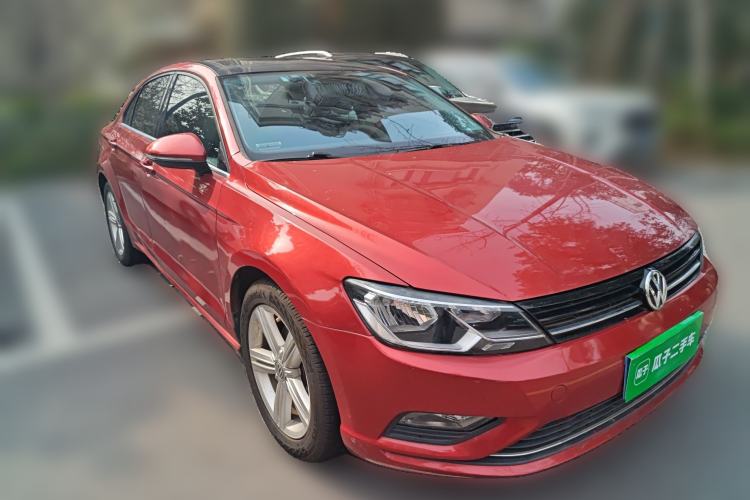 Used Volkswagen Lamando 2017 280TSI DSG Comfort Edition Front Right 45 Deg