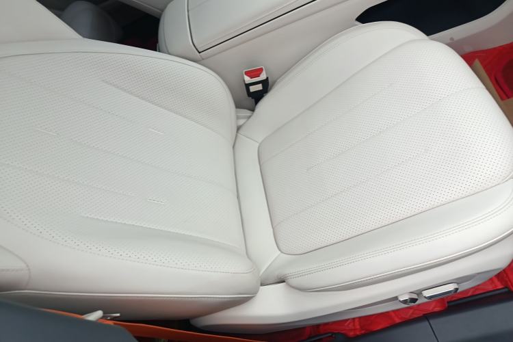 Used Dongfeng eπ eπ007 2025 Model Range-Extended 230 Leading Supreme Edition
