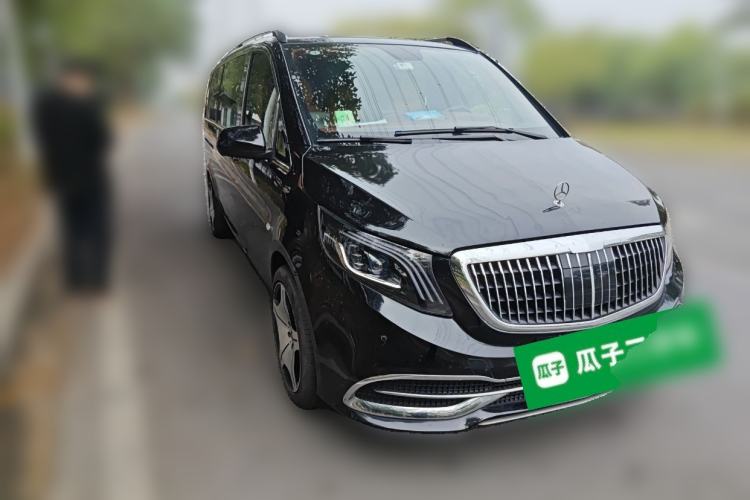 Used Mercedes-Benz Vito 2021 2.0T Elite Version 7 Seats Front Right 45 Deg